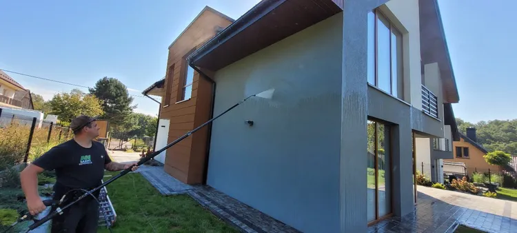 mycie elewacji